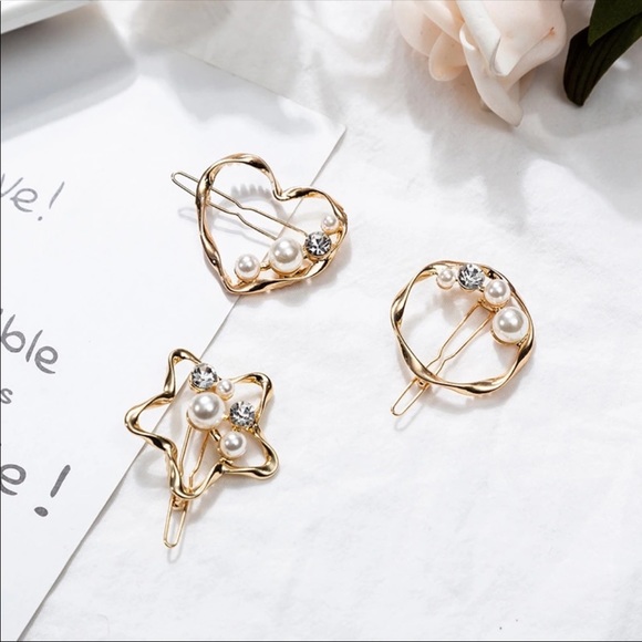 Sayong Accessories - Hair pin/clip in gold with pears and stones.